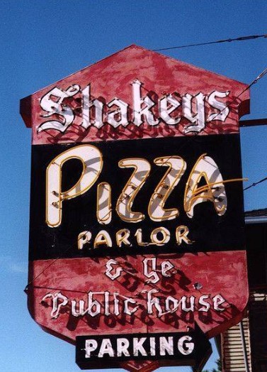 shakeys pizza parlour