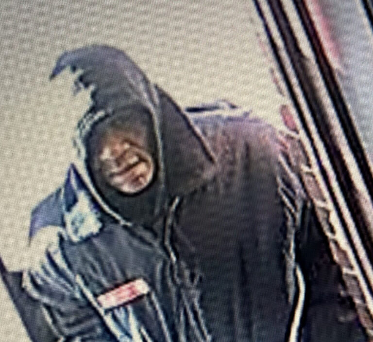 Detectives Investigate Series of Bank Robberies; Photos of Suspect ...