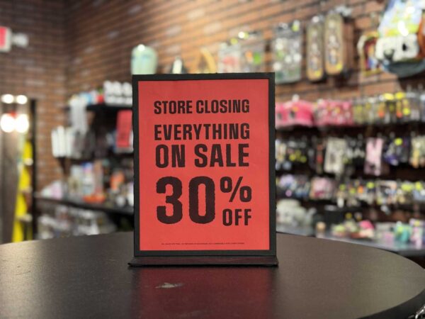 Hot Topic to Permanently Close - The MoCo Show