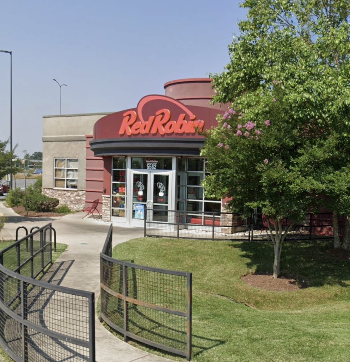 Red Robin Set To Close Permanently on Sunday - The MoCo Show